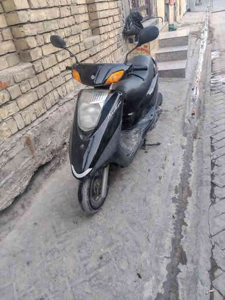 بريز
دراجه خير من الله تايرات جدد كلاجات جدات 
كبريتر جديد ديوان ادامه كامله اي نقص غير اشره دكمه وكفه ملاحظه اشاير تشتغل بس دكمه خربانه بنزلت امامي خلفي جديد مكفوله من تبخير تنقيص 
سعر 650 الف
رقم ***********
العنوان بغداد نادي جولاان
