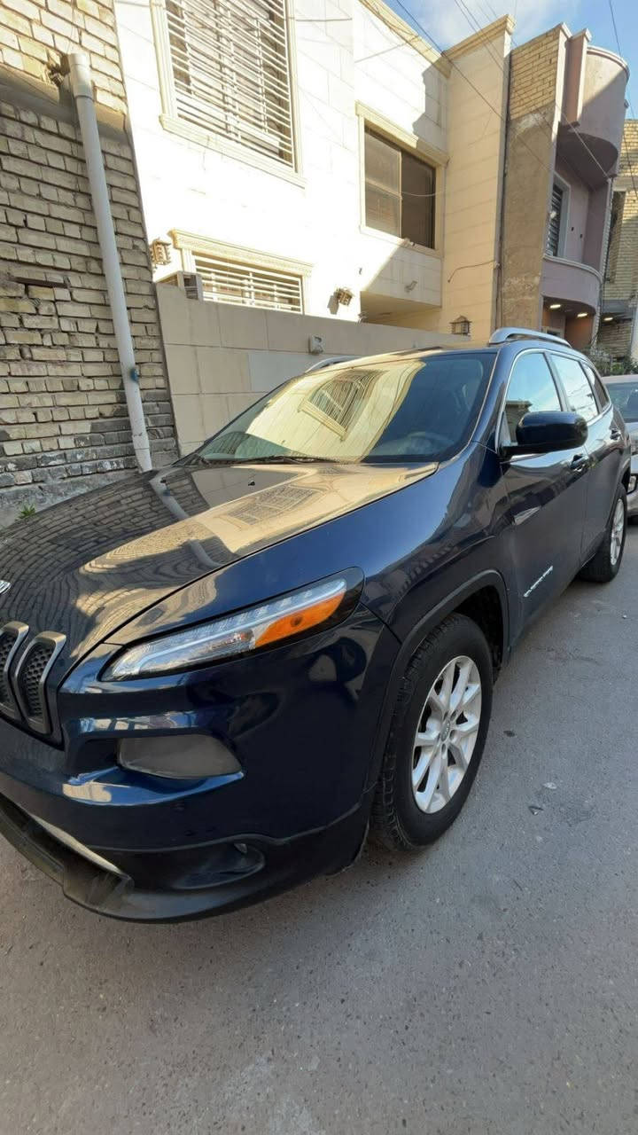 جيب شيروكي بزون موديل 2018 , مواصفات عادية امريكية حادث بسيط جدا بدون ايرباك مطاك
السيارة ماشية 92الف ميل , سعة المحرك 2400 اربعة سلندر ,  رقمها بغداد  
مكان السيارة بغداد حي الجهاد
السعر 10,900$ (109 ورقه)
موبايل : *********** بغداد, العراق

