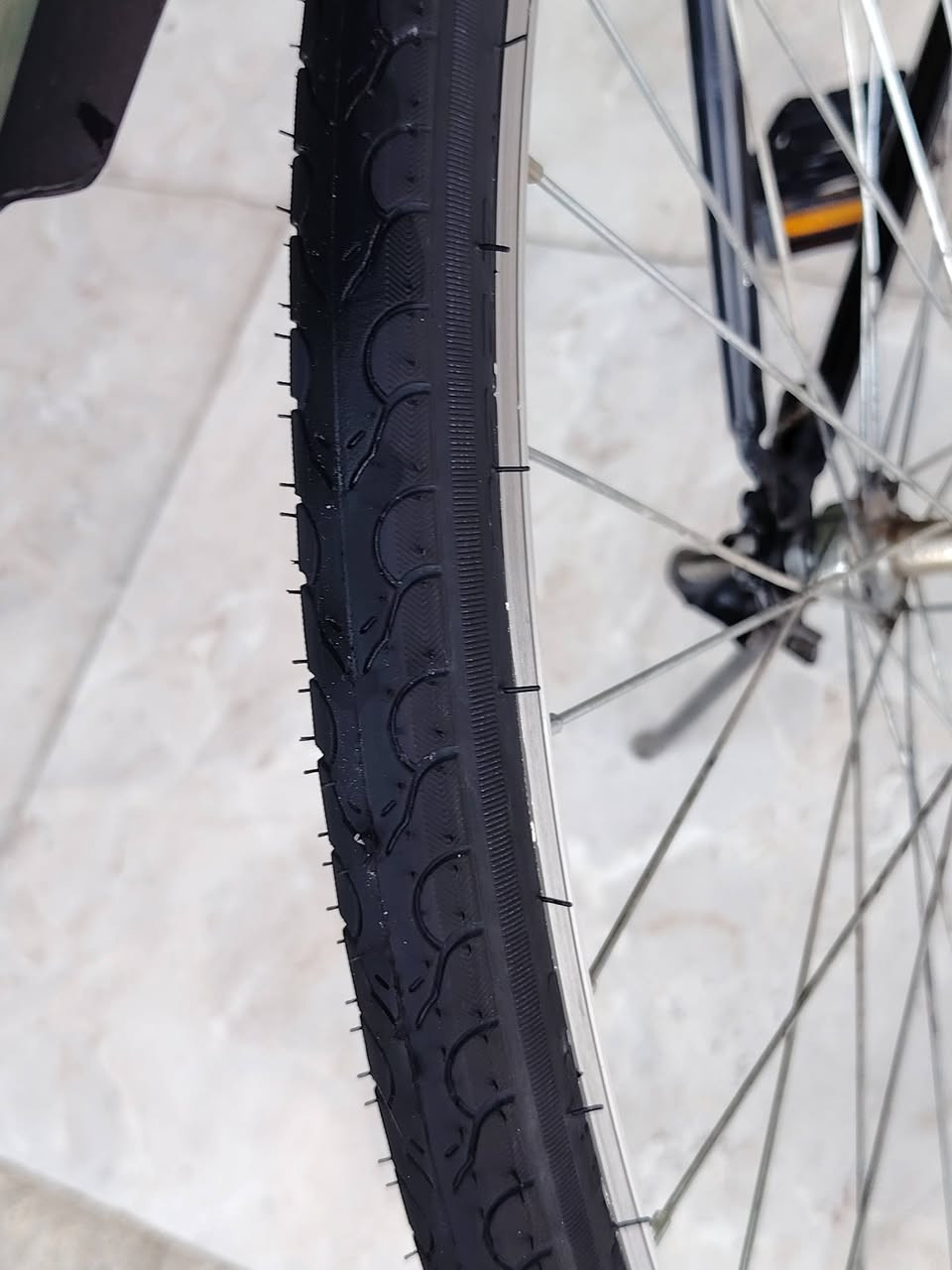 السلام عليكم بايسكل للبيع شي 700 حجم 28 السعر 100 وبمجال 
***********
