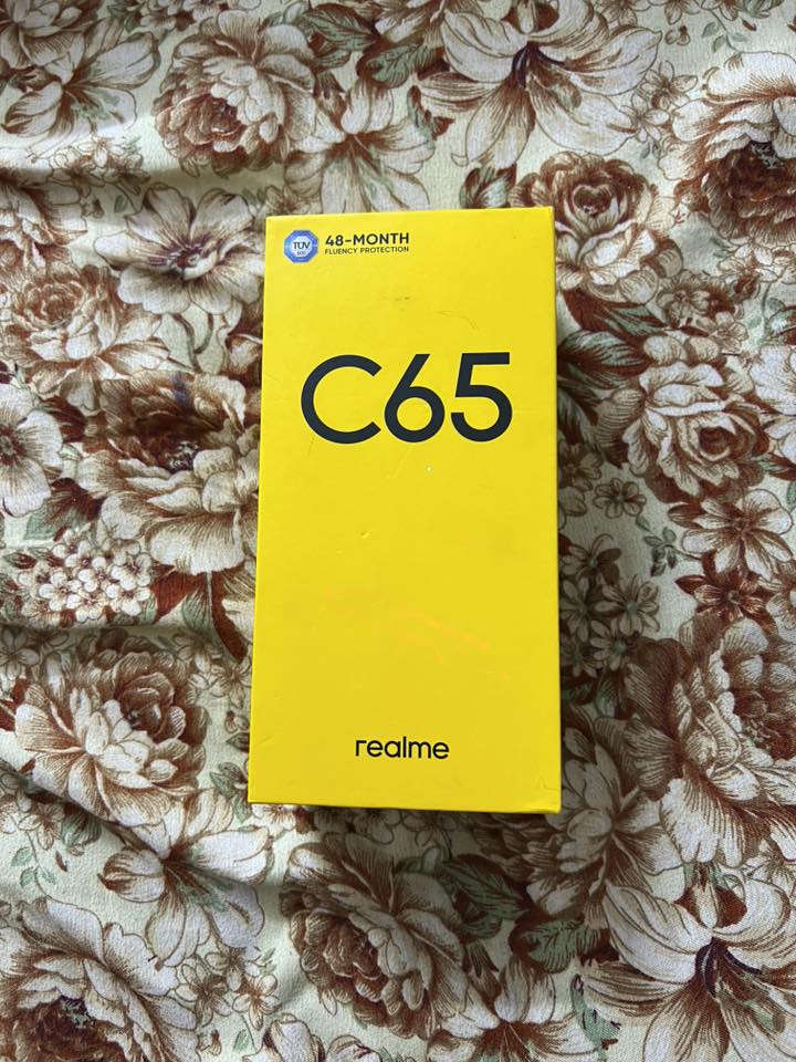 السلام عليكم جهاز ريلمي C65 جديد مستخدم شهر واحد فقط كامل مكمل ملحقاته كامله ذاكرته 128 شاحنه 45w الجهاز جديد بمعنه الكلمه بعده بلزكه قميم وأخذ بل يرضي الله رقم. او خاص *********** بغداد مدينه الصدر الكياره
