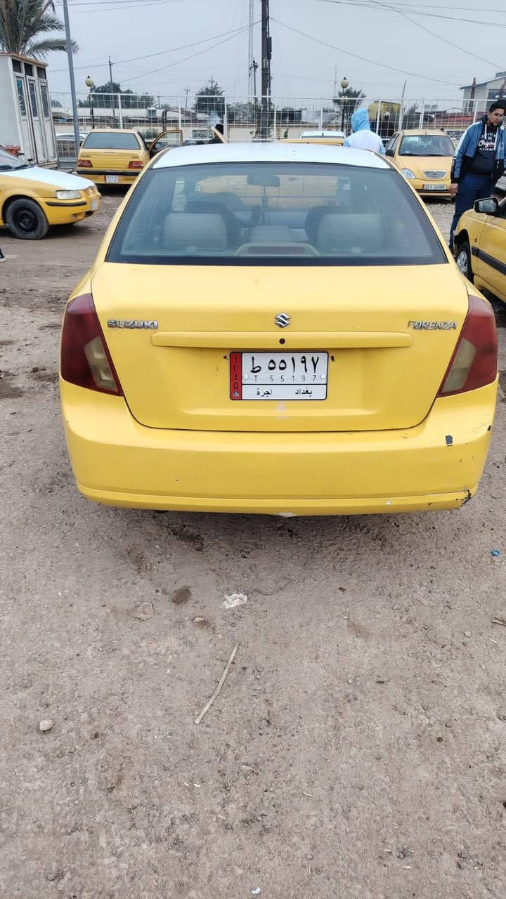 السلام عليكم
للبيع فورنزا 2008 گير اوتوماتيك حادثها باب السايق و الچاملغ فقط 
السيارة نظيفة سنوية بأسمي تحويل ثاني يوم مكانها بغداد
السعر 48 ورقة قابل للتفاوض 
للاستفسار ***********
