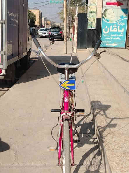 السلام عليكم بايسكل نضيف بناتي حجم 26 هوة وجمبزتة واكو غراض بعد مالاتة مال جمبزة السعر 129وبي مجال 
المكان بغداد الأمين الثانية 
الرقم واتساب فقط ***********
