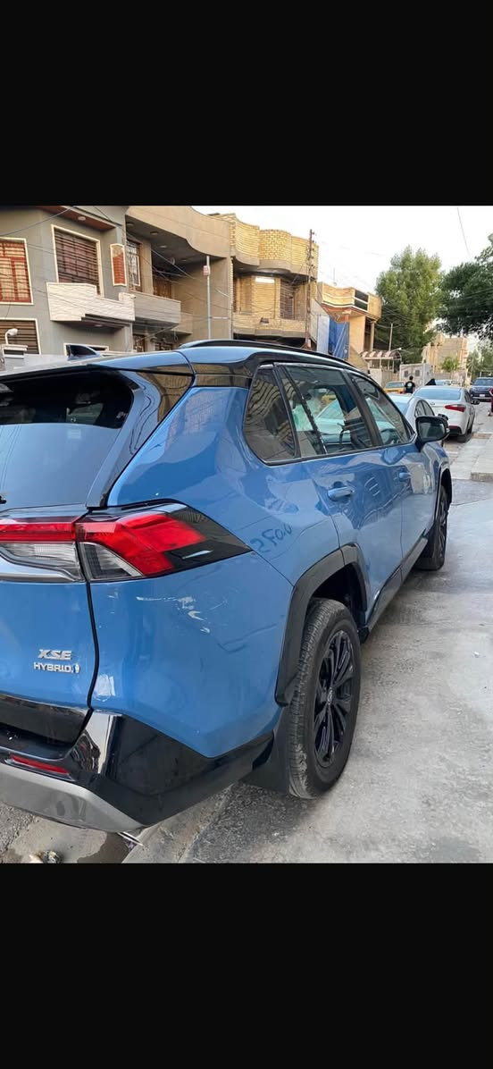 رافور 2022 فول مواصفات XSE
حادث كما موضح بالصوره جاملغ وباب وتكمه 
ماشية 48,000 الف وقابل لزيادة
استخدام  بيت 
فتحة سقف اشاير بالمري بصمة كشنات تدفئه وتبريد قطعتين
185 ورقة
رقم بغداد وسنوية باسم والدتي تحويل مباشر
***********
