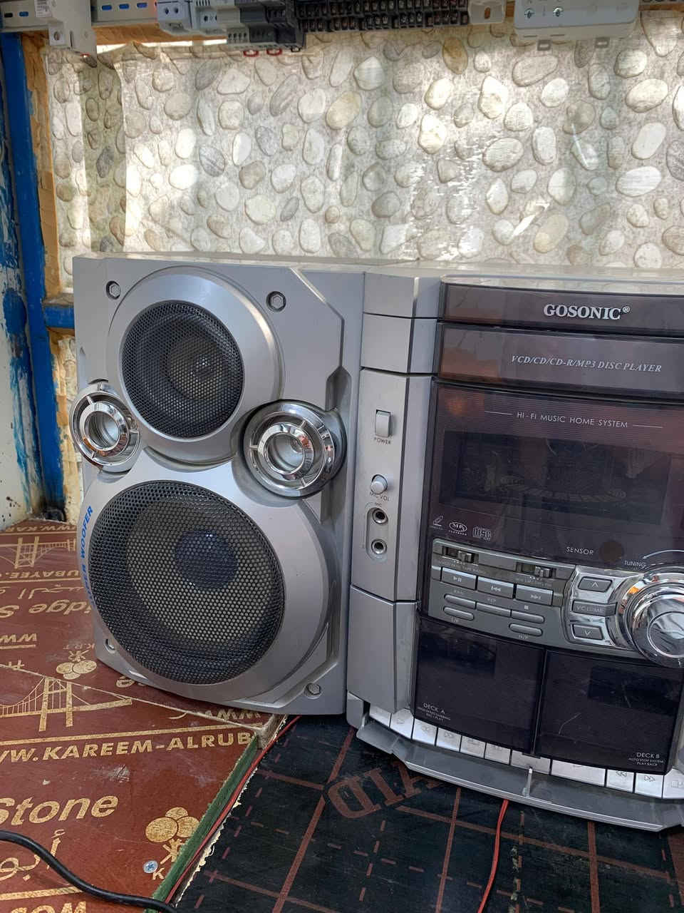 للبيع مسجل راديو وفيديو سيدي  جوسونك تركي شغال نضيف متروك يحتاج صيانه ما مفتوح على وضع الشركه رايده ٥٠ ألف أو مراوس بمسجل محمول للاتصال *********** مكاني حي اور نهاية حي اور
