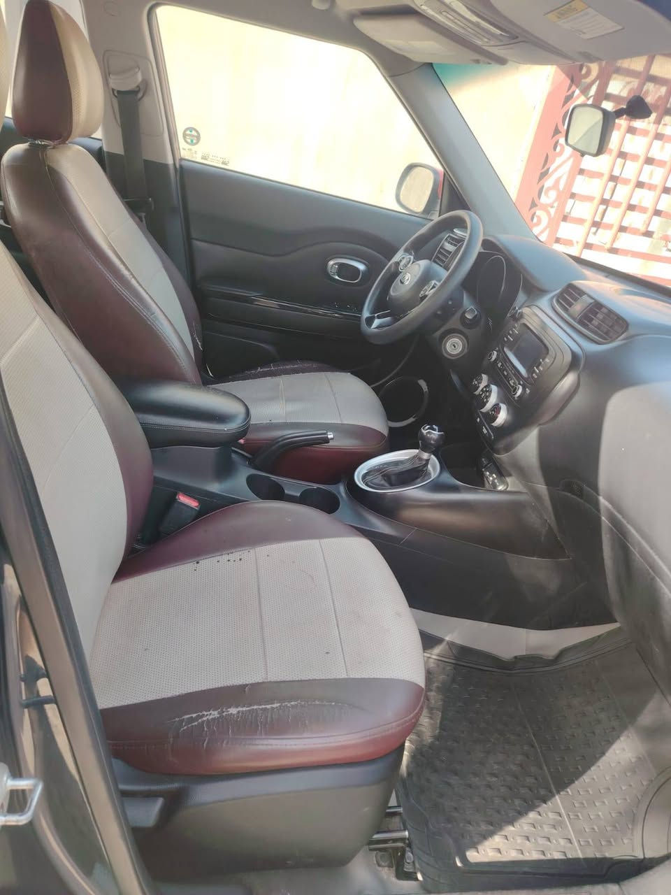 سلام عليكم للبيع كيا صول موديل 2016 مكينه 2000 السياره جاهزه مافيها نقص بيها ٤قطع بدون دواخل رقم بغداد بسمي مكاني بابل *********** السعر شده
