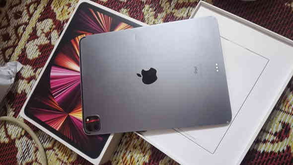 ايباد برو 
ايباد برو m1 ذاكره 128 مكسورالتاچ ماله بس مامئثر علا كلشي 

وبي زلغ ب شاصي ول باقي كلشي مابي ويا كفر كيبود مكاني بصره معقل وسعره 350 

رقمي واتساب ***********
