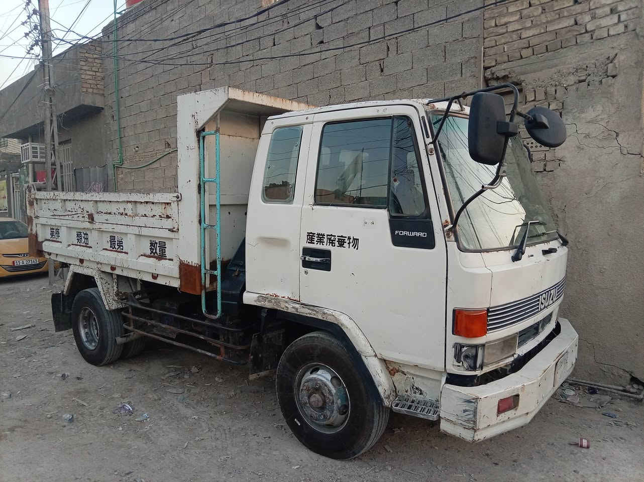 سلام عليكم ازوزه للبيع موديل ١٩٩٢ محرك جديد تخم تاير بدي جديد بياع مستعجل الاتصال *********** مكان بغداد مكلف بالنشر
