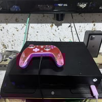 للبيع Xbox One x 1tذاكرة  جهاز لك ستيكر  نضافا ٩٩٪؜ بيع ١٨٠ ألف  ومراو...