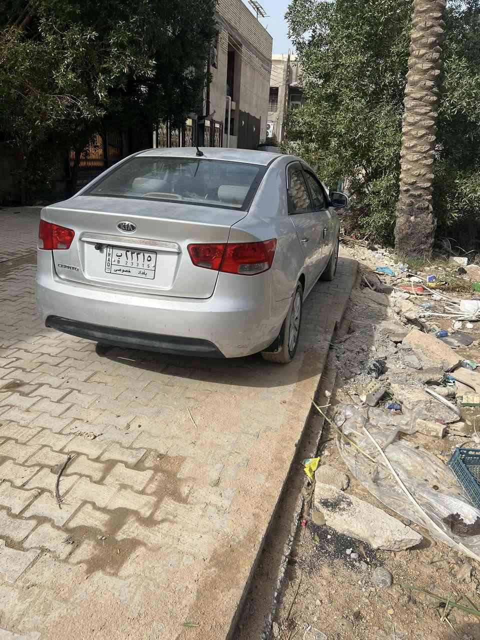 السلام عليكم سيراتو موديل ٢٠١٠ مكفوله من ضربه ول صبغ بيه بس بارد مكينه كير مكفول بيه لتبريد منقص غاز ول دبلات لخلفيه يرادلهن تبديل  سعر ٩٥ مكان بغداد الدوره ***********
