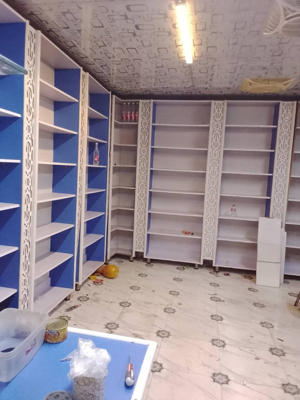 السلام عليكم لبيع  برادات + مجمدات +رفوف+ ميز+ سفينه ***********
