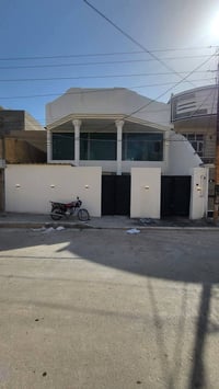 بيت للبيع ٢٠٠م طابو صرف بالاساتذه قريب جدا من شارع ٦٠ جاهز للسكن ترميم...