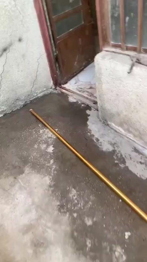 يا الله 

السلام وعليكم 

عندي بيت للايجار مساحه 50 متر طابقين نضيف 

بي حولي ومطبخ وصحيات وطرمه 

وفوك غرفه نوم و صحيات و سطح 

ايجار البيت 300 

موقع البيت منطقه الشعب شارع الصحه 

اتصال على الهاتف 

***********
