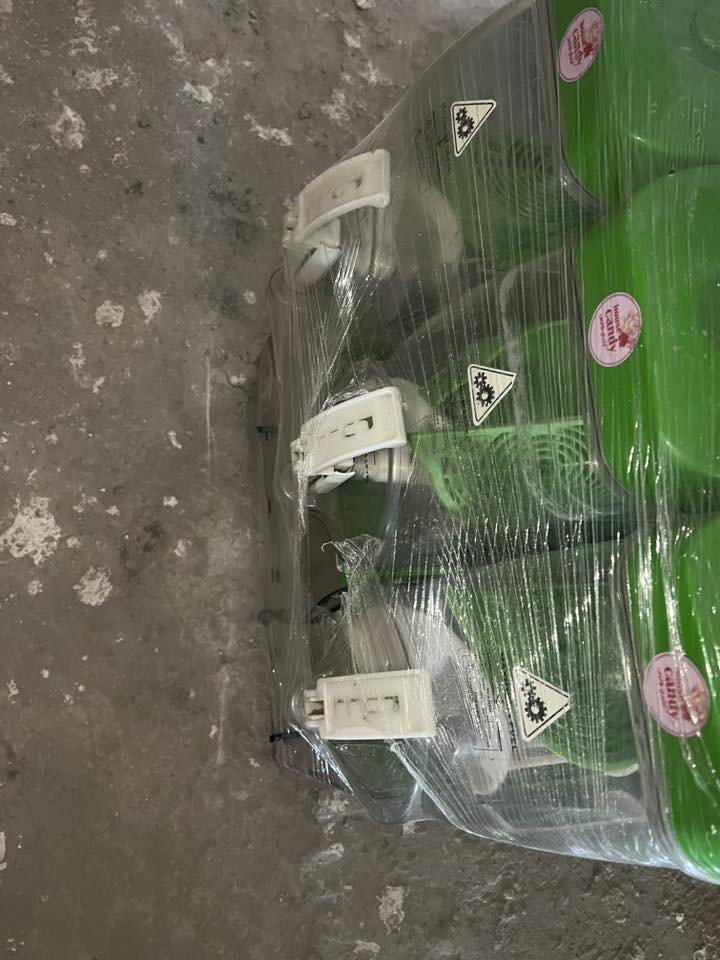 سلام عليكم مكينه تلاث احواض سلاش هوسك تركي نضيفه جدا استخدام قليل مكاني بغداد ***********
