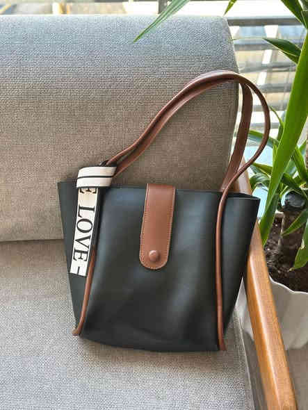 جنطة الترند😍🇹🇷
 
سعر - 15000 دينار 

الابعاد - ( 25 * 30 ) سم

WhatsApp -

***********

يوجد توصيل مجاني داخل كربلاء
