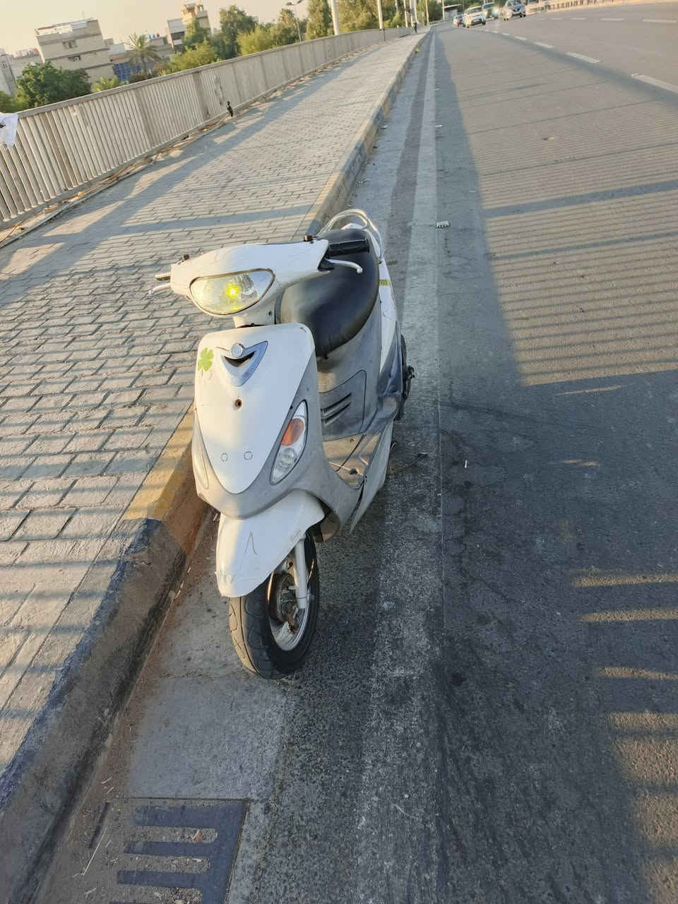 السلام عليكم دراجة بلادية كلها تشتغل بس سلف وكف قفل ستيرن قفل جنطة مكاني بغداد حي الجوادين ***********
