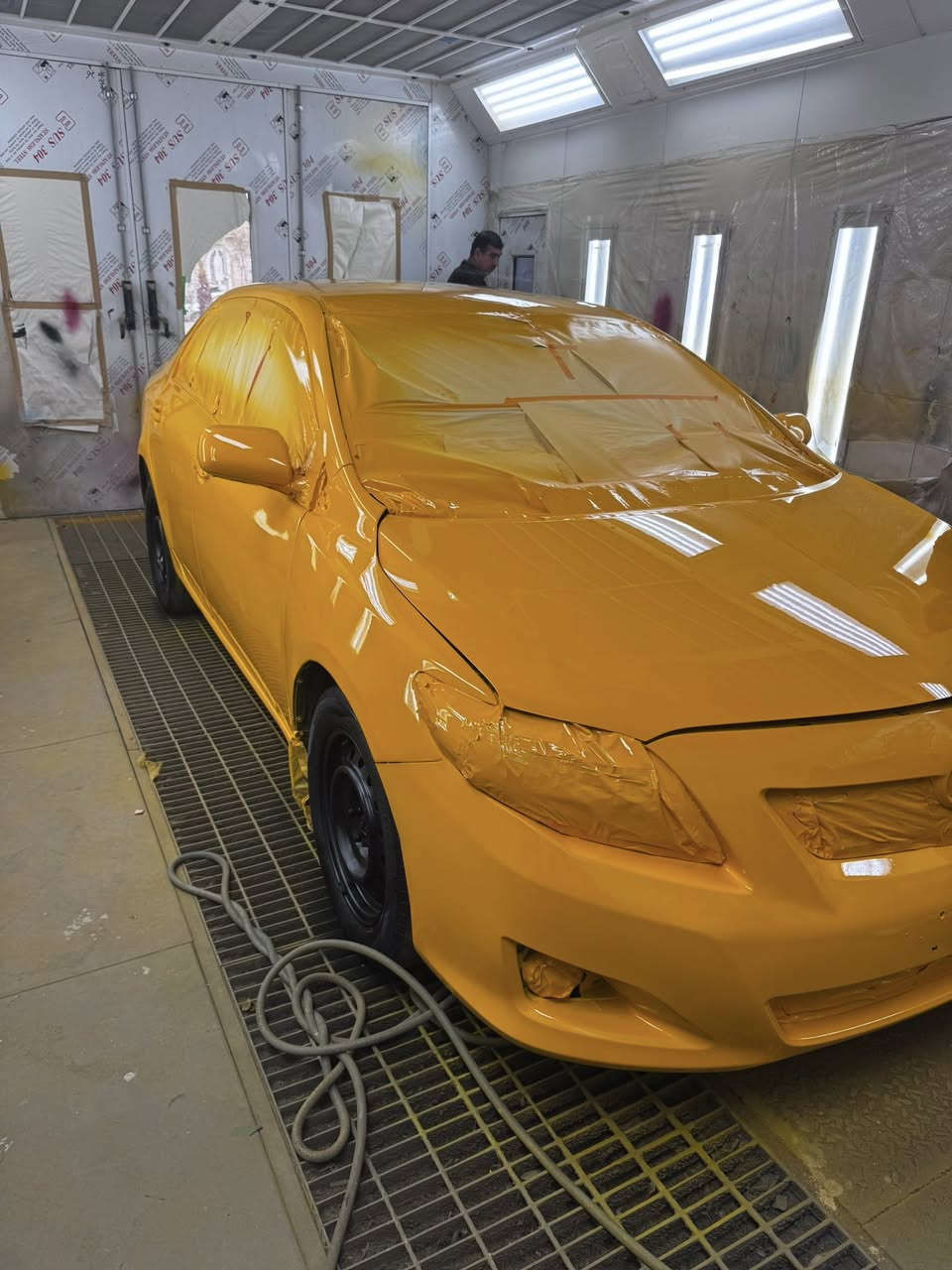 صبغ عام كورلا 10 جانب من أعمال ورشة النجوم ***********
