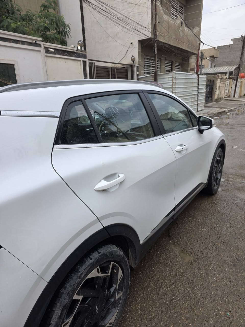 سيارة ٢٤ ماشية ٢٤ فول ماعد القمارة حديد داخل بيجي ويلهم ١٩ مري شفط كراسي كهرباء صندوك كهرباء بيها رصعة كد لاضفر سيارة بسمي بغداد بلديات الشراي يتصل عل. الرقم ***********
