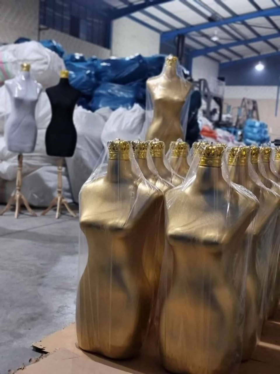 مليكان بلاستك قماش قياس 42 السعر 30 مع التوصيل للحجز خاص او واتساب ***********
