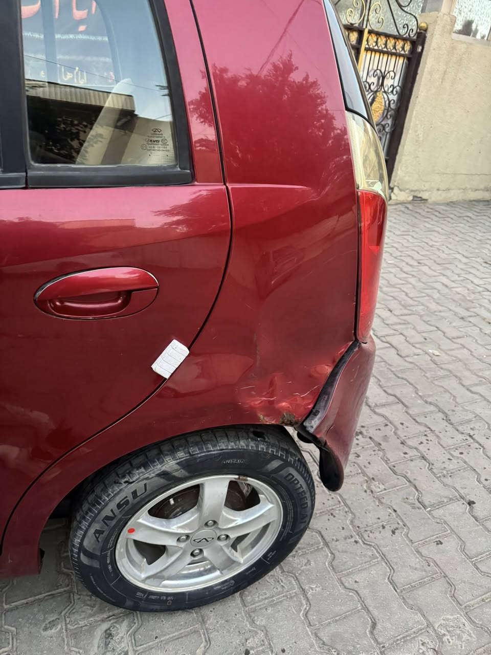 سلام عليكم شيري A1
سيارة نظيفة بيها هاي صختين ب جاملغ الايمن باب السايق 
سعرها 38$ وبيها مجال بسيط عنواني الكاظمية ***********
