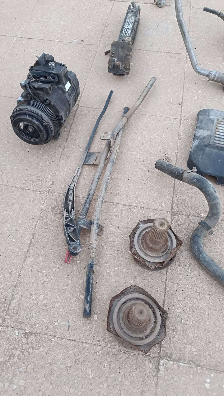 غراض كلهن شلع ب ٥٠ الف 
وكله شغال حتى كومبريسر شغال تبريد 

صوندات تبريد 

فجوج خلفية

جك بلادي

يده ماسحه وقطرة دهن

قبغ 

فلنجات 

سلف 

جوينات

دكشن بارد 

والباقي الغراض شوفه عينك


**إذا كنت صاحب هذا الإعلان وتريد حذفه لأي سبب، رجاءا أرسل رسالة إلى الدعم الفني**
