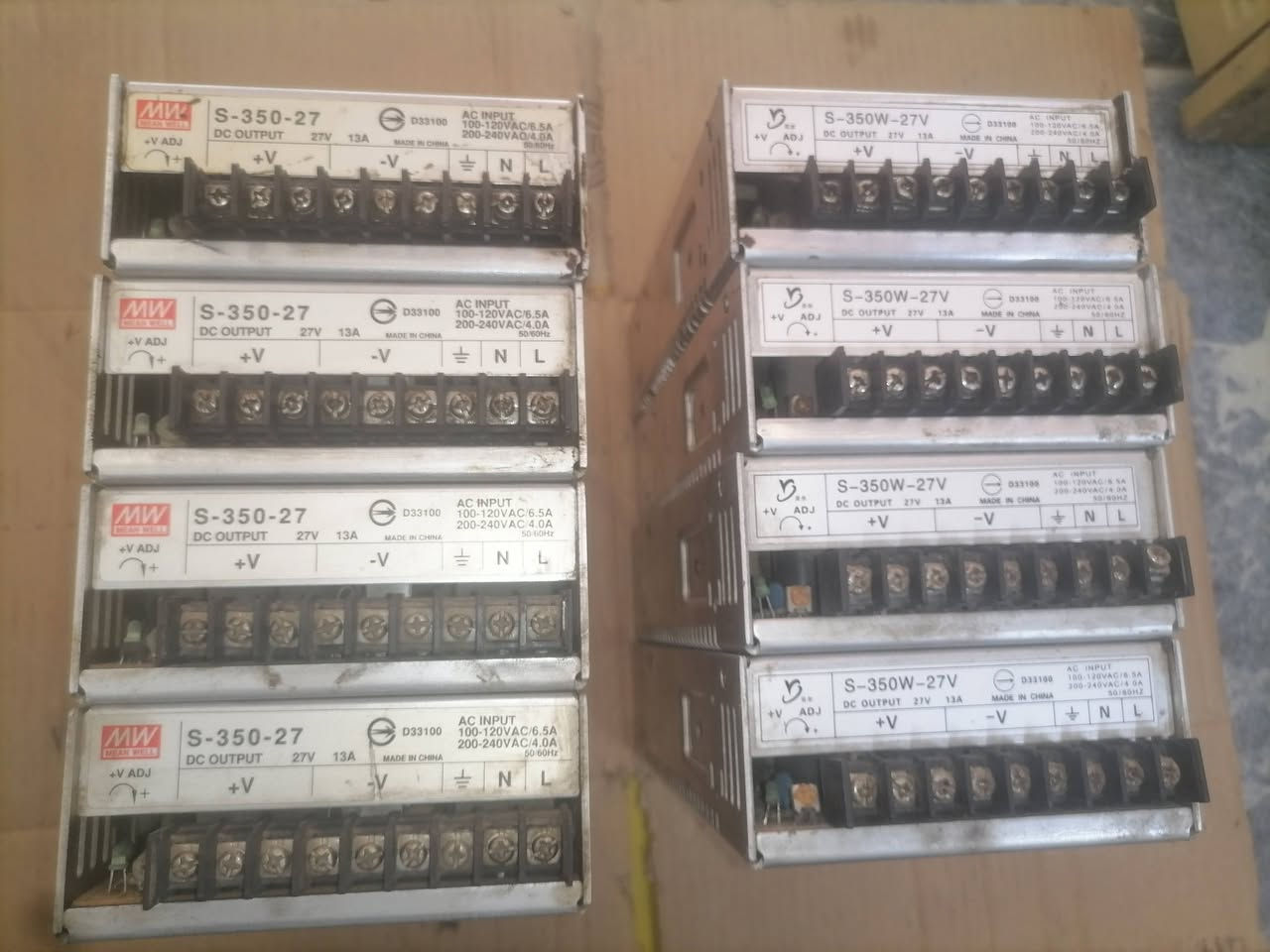 ⚙️ للبيع: باور سبلاي (Power Supply) مستعمل بحالة ممتازة ⚙️
​متاح كمية من وحدات الطاقة (Power Supply) الاعتمادية والقوية، مثالية للمشاريع الصناعية، أجهزة الليزر، الليدات، والابتكارات الهندسية.
​المواصفات الفنية:
​الموديل الأول: MEAN WELL (S-350-27) الأصلي.
​الموديل الثاني: S-350W-27V.
​القدرة والخروج: 27 فولت (27V) / 13 أمبير (13A).
​الدخول (AC Input): يدعم 100-120VAC و 200-240VAC.
​المميزات: مزود بمروحة تبريد داخلية ذكية تعمل تلقائياً لحماية الجهاز من الحرارة.
​الحالة: مستعمل، بحالة ممتازة وشغال بكفاءة عالية (الصور المرفقة IMG_20260618_150907.jpg و IMG_20260618_151006.jpg توضح تفاصيل الأجهزة من الأمام والخلف).

📞 للتواصل والاستفسار: [ 01128382198 & 01124306750


**إذا كنت صاحب هذا الإعلان وتريد حذفه لأي سبب، رجاءا أرسل رسالة إلى الدعم الفني**