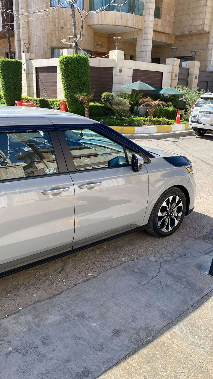 كيا كرنفال وارد امريكي مواصفاتها معروفه كشنات جلدوكهرباء  تبريد ٣ قطع  بروجكتر دعامية  شاشة كاميرا بصمة تشغيل عن بعد  حساسات خلفيه. لايتات لد لون سمنتي  هندبريك بصمة موديل ٢٢ 
مكان بغداد

***********
