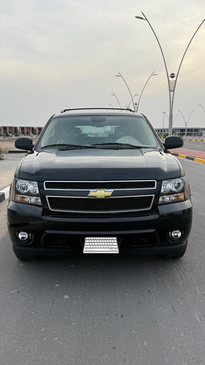 تاهو ( ادوات) الموديل 2012 اسود خليجي داخل عسلي تو ويل السياره كلش جديده وجاهزه من كل النواحي كفاله من الضربه والگص والفتح بيها 3 قطع صبغ بالخليج  طخم تاير جديد تبريد ثلج  السعر 125$  هاتف ***********  البصره
