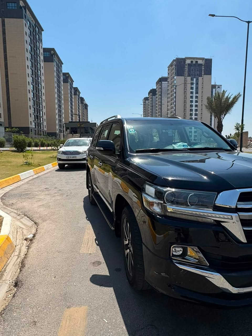 السلام عليكم لاندكروزر للبيع موديل 2019 ساز خليجي 8 سلندر 4600 ماشيه 103 الف رقم بغداد الجديد فول مواصفات جنطه كهرباء فتحه الكشنات تدفئه وتبريد تحديد مسار فول معروفه الساز السياره كفاله عامه بس بيها بخشم البنيد بارد الباقي مكفول السياره نضيفه مال بيت السياره مغلفه ppf تجي وتشوف النضافه بسمي السياره تحويل ثاني يوم بغداد حي الحسين ***********
