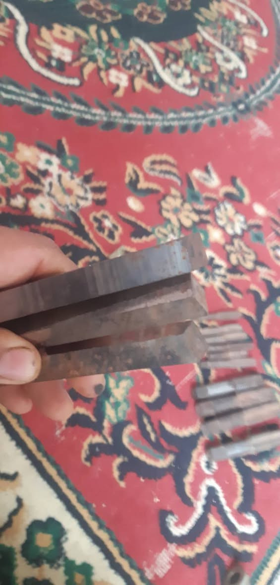 السلام عليكم.... غراض مال تورنة الماسات كص عدد 3 وهاي لطلع سن عدد 5 للبيع للستفسار  ***********
