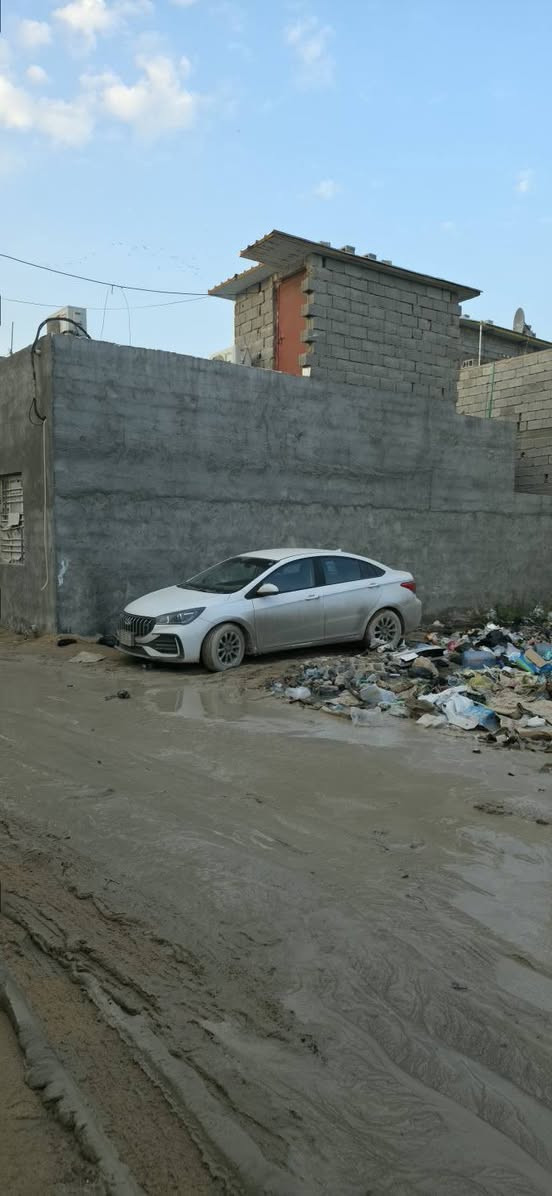 قطعة ارض في التنومة منطقة نهر حسن اول فرع على اليسار من شراع الدواجن تكون في آخر الفرع، قريب على طريق الشلامجة منطقة سكنية، المساحة 190 متر القطعة عرضانية، النزال 10 والعرض 19، طابو صرف زراعي بأسم عراقي ***********
