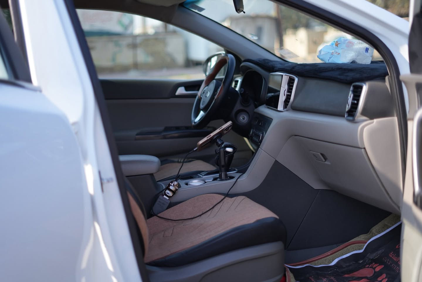 السلام عليكم
للبيع فقط كيا سبورتج 2018 (خليجي)

رقم بصره  الدولي باسمي

مواصفات

شاشة و كاميرا

حساسات خلفي

تحكم ستيرن جهتين

قطعتين تبريد

اشاير بالمري

مكينة 2000 دوش

ماشية 113

كامله من كلشي السياره

كفاله من الضربه

السعر :183 و بيها مجال

مكان السيارة ميسان

***********
