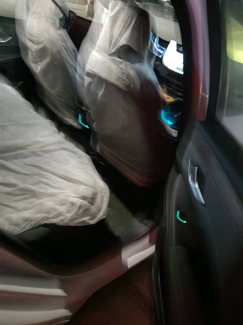 السلام عليكم 
BYD qinplus 2025
لون ابيض من داخل زيتوني 
حساسات خلفيه
كامره رجوع خلفيه
الشاشه مغير لغه الى العربيه بالاضافه الى تطبيقات Waze, chrome, Gbord, youtube
وبعد تطبيقات من ضمنه تطبيق مشفر للمباريات
السياره 
السياره ماشيه  اغلبه على البطاريه 
ماشيه 3600 الف كيلو
2000 على المحرك
1500 على البطاريه
مرقمه بغداد
شاحنه اصليه 
مع اطار سبير مع كافه ملحقاتها 
السعر 19 مليون دينار وبي مجال
للتواصل واتساب فقط 
***********
اتصال عادي 
***********
