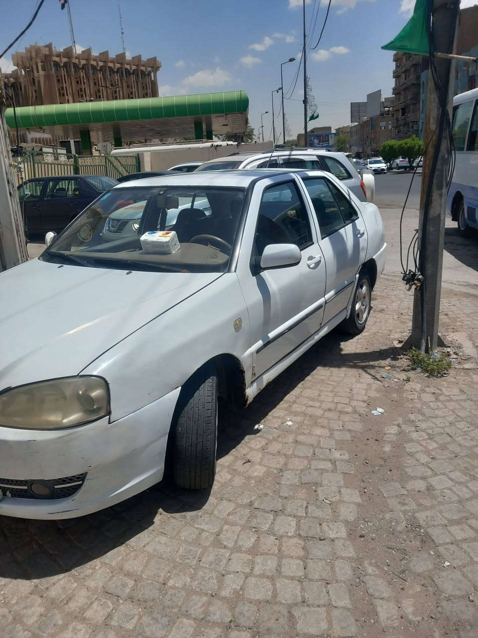 السلام عليكم 
 كوين ٢٠٠٩ محور مكينه و كير كورلا 
السياره ب اسمي السنويه لحد 2027 لا غرامات ولا شي 
السياره مال جني تخم تاير تبريد شغال ثلج كهربائيات شغاله 
تجي بعينك و تقييم السعر ٣٧ المكان الشعب السريدات 
رقمي *********** غير متواجد ع النت بس على الاتصال
