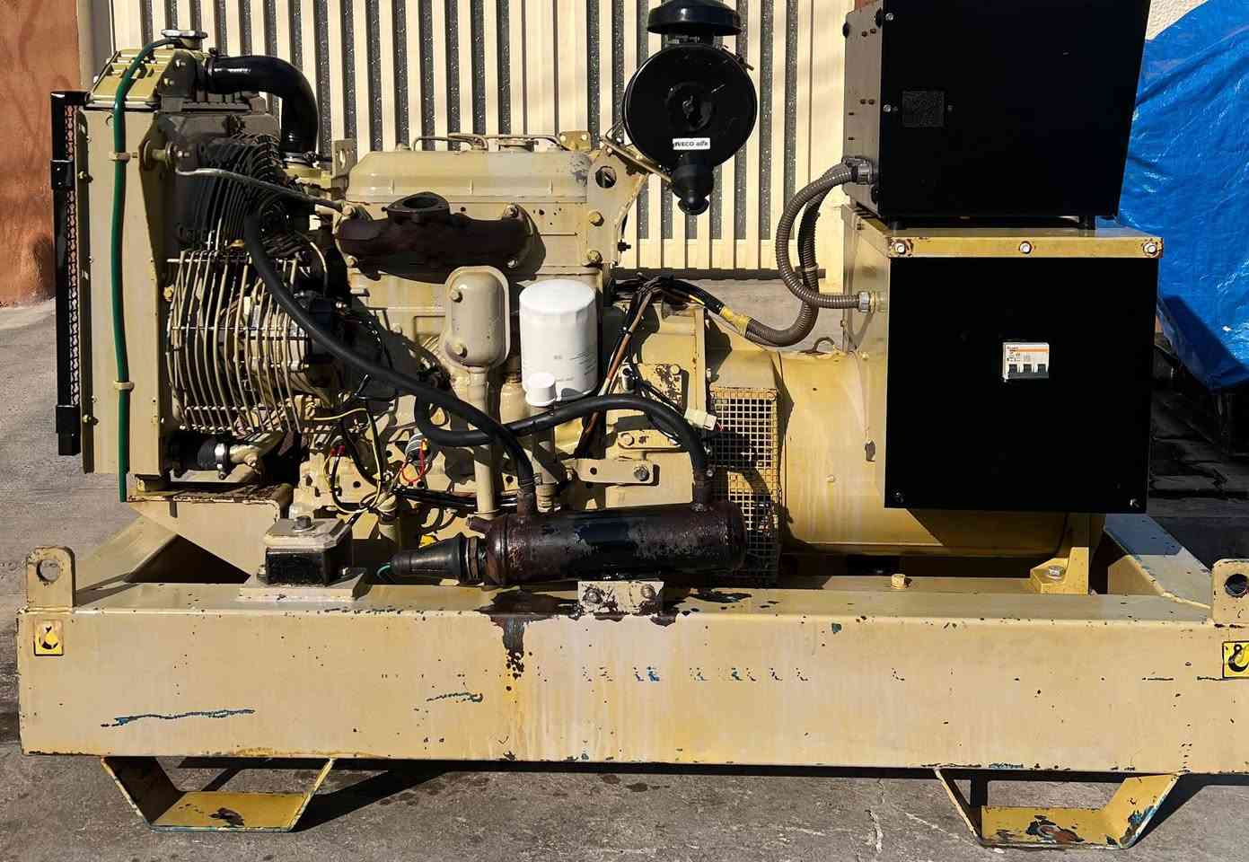 سلام عليكم للبيع مولده بلادي أوربي نوع افيكو ثلاثة سلندر شاشه اوتو 30 كيفي سعر اتصال على رقم ***********
***********
