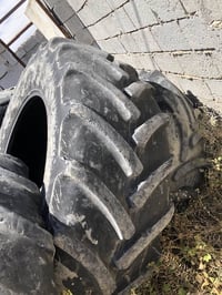 تايرات نيهولند حجم 270 الهاتف 07729703939