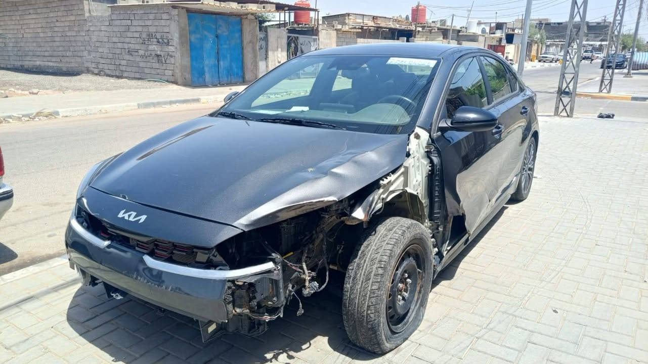فورتي جيتي لاين موديل 24 ماشيه 6000 بعدهه على الحادث مال امريكه بعدهه مامرقمه جاهزه الترقيم مدفوع كمرك وكامله السعر 125 وبيهه مجال العنوان بصره القبله *********** البصرة, العراق
