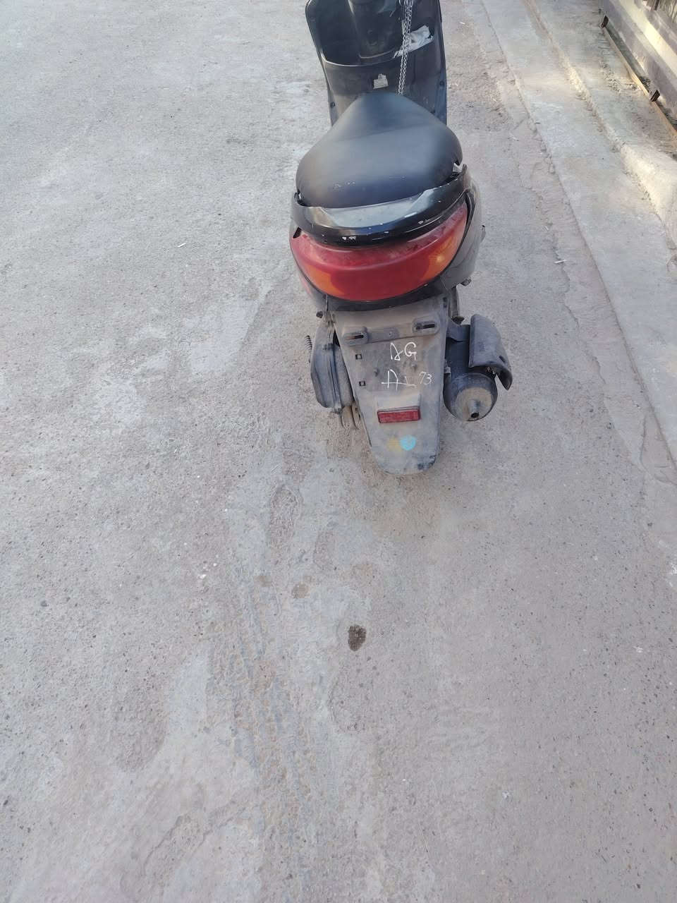 سلام عليكم دراجه بريز للبيع مقفوله كفاله عامه سلفندر كهربائيات شغاله الزعفرانيه سعر  550  مكان بغداد ***********

