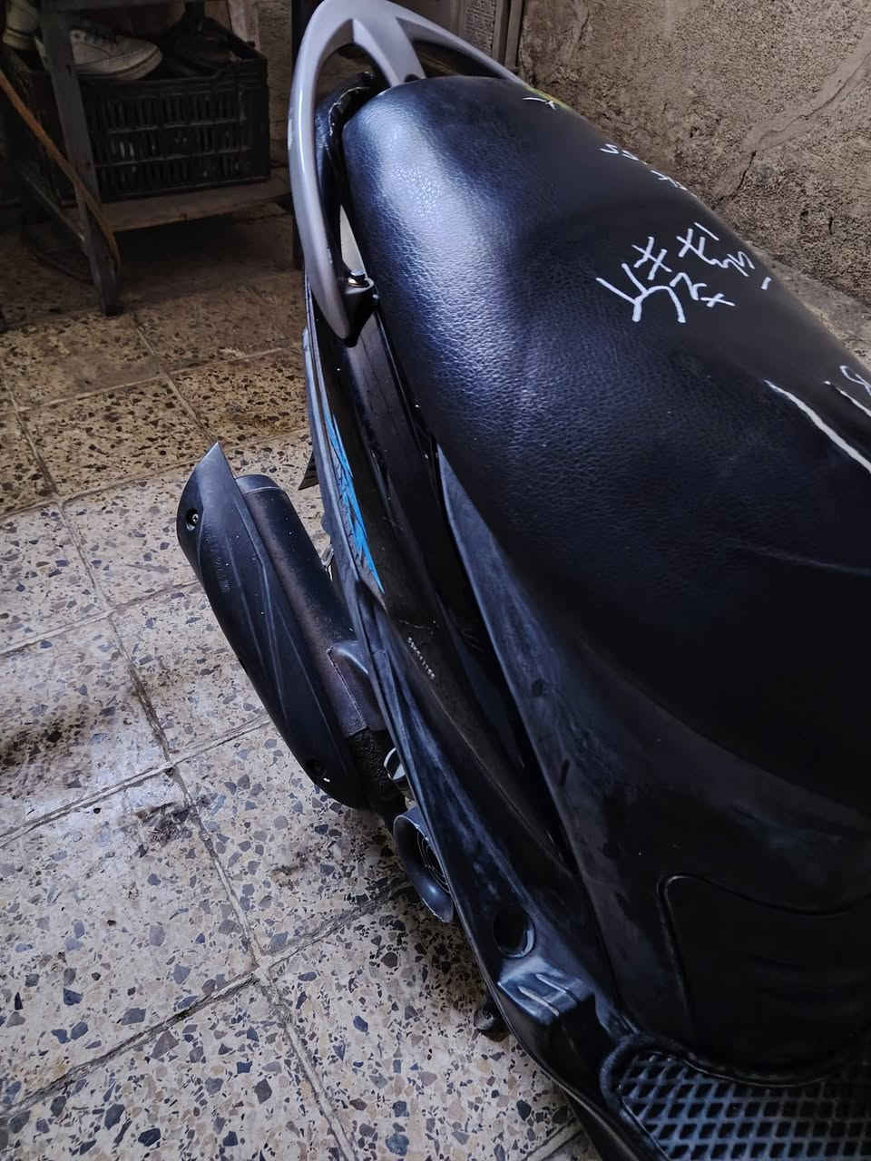 سلام علیکم دراجه البيع مكفول كفاله عامه من مکینه كفرات وختم واحد والبوشه ٤٩ والسعر 900 الف الرقم ***********
代
