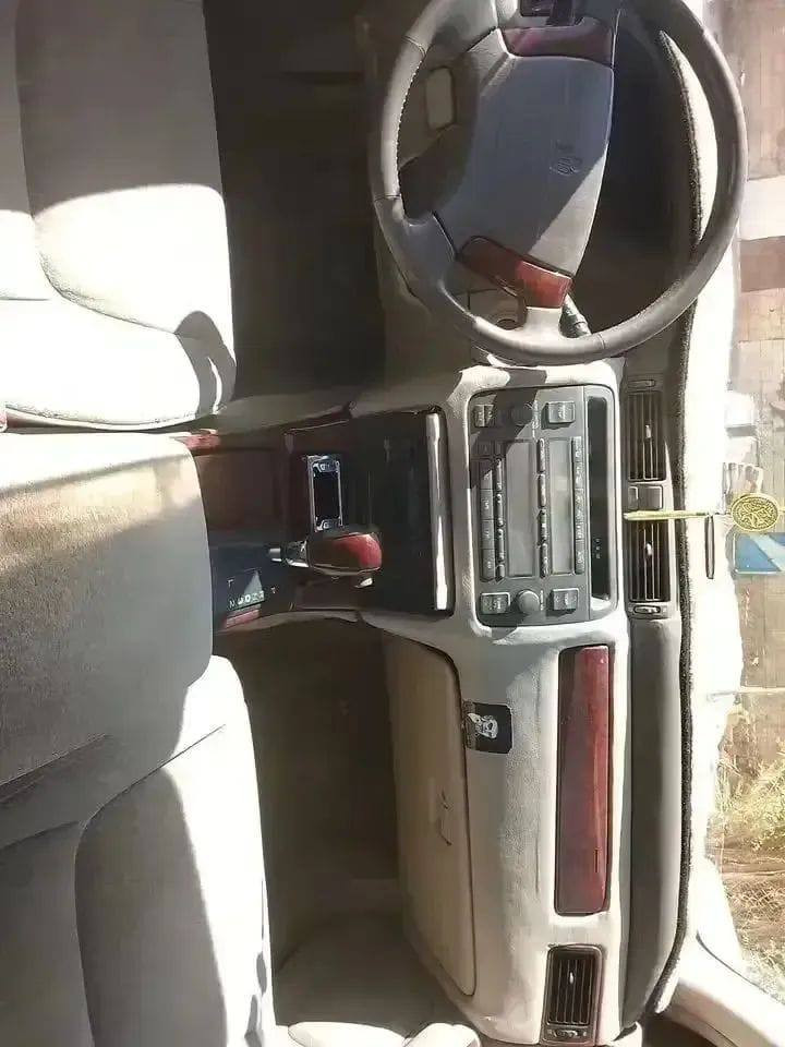 ملكه ادوات موديل 2001 كصه جنطه
مكينه كير بالكارتون دكمتين محرك vvt-i  سياره جديده 
كشنات كهرباء كهربائيات كلهن شغالات سياره نضيفه مال جناي متوم شمالي اربيل متوم وكامل 
شلعه تموت معدل حداديه 💯 % السياره بلاديه ماملعوب بيها
السعر 32ورقه وبيها مجال قليل المكان البصره  *********** البصرة, العراق
