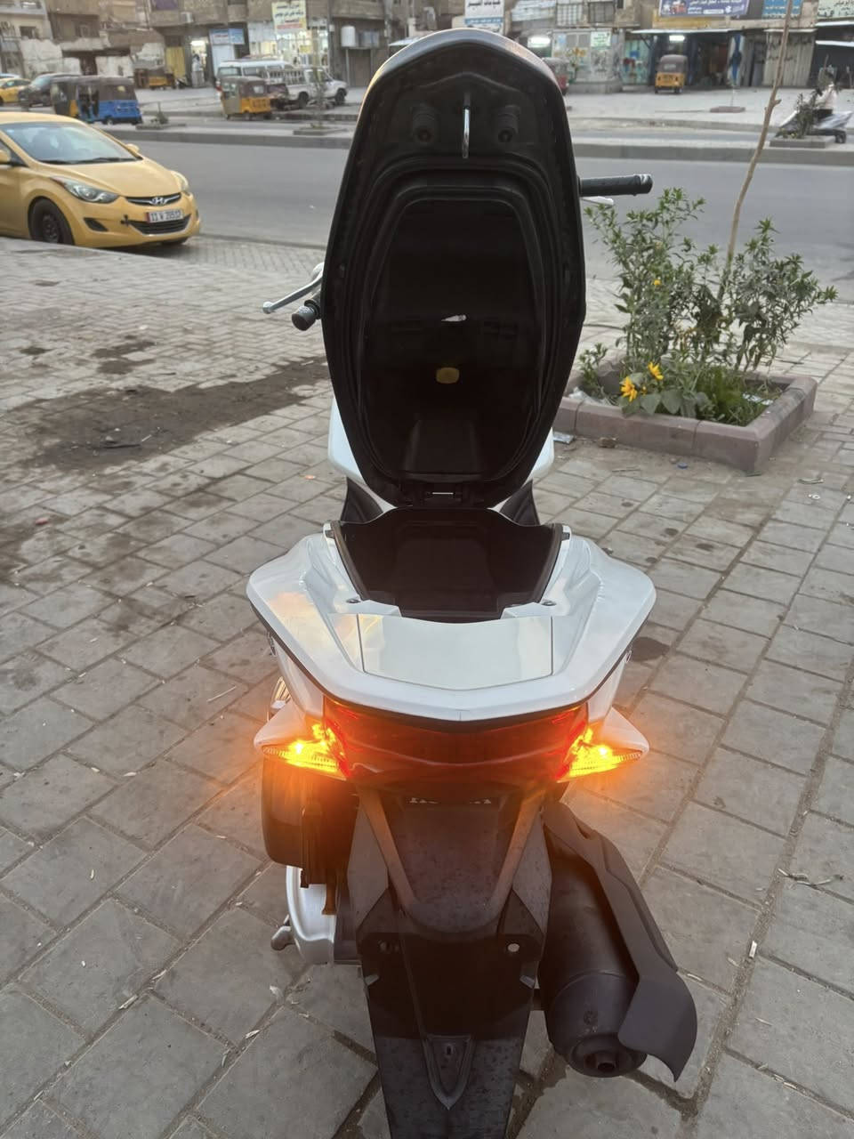 سلام عليكم دراجه نوع bcx 125 دراجه كفاله عامه من مكينه من كفرات تجي تاخذهاا من باب البيت  حساس ازدحام استان كهرباء ياباني لا تقارن بل الكوريات ولماليزي 
نازله من صوفي ابو حمره بيت طارش سعر الدراجه 18 وبيهاا مجال قليل حق الجيه
***********
