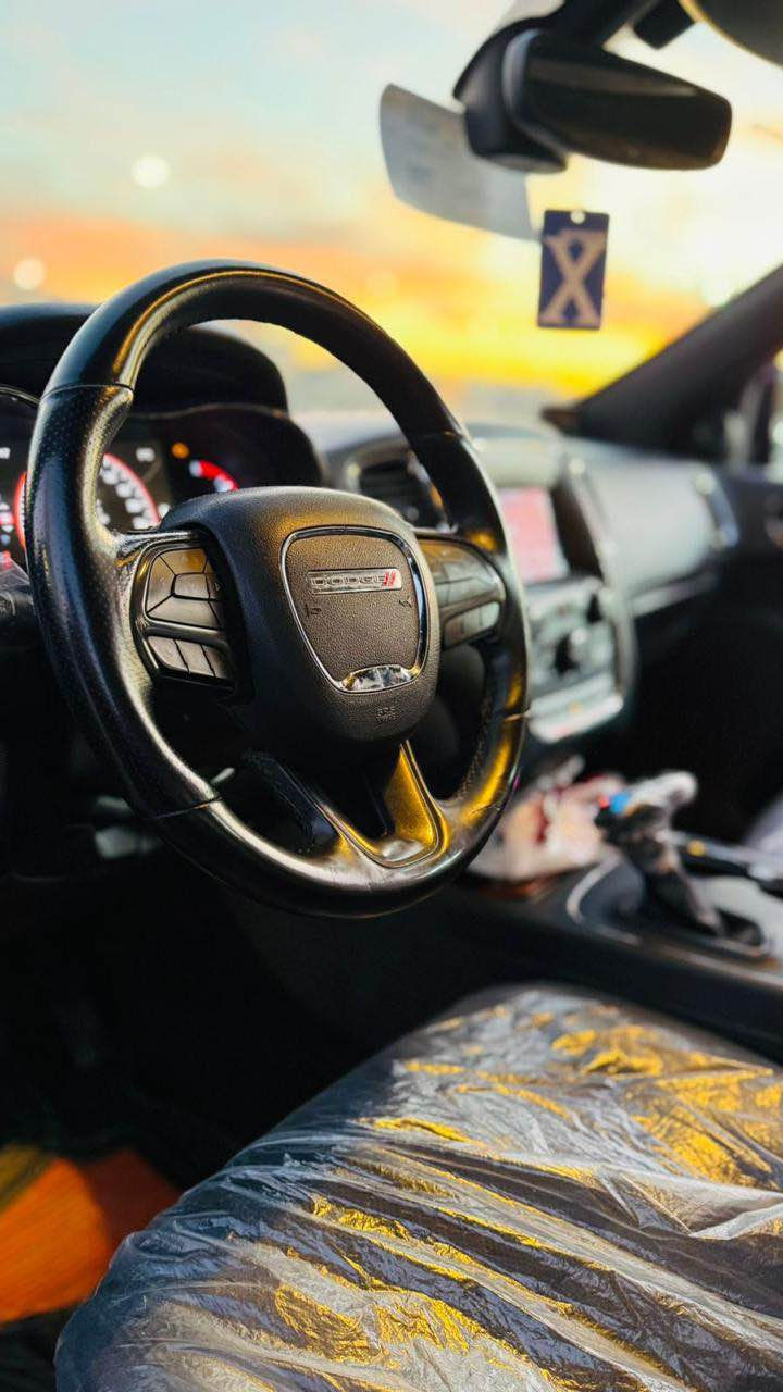 أسلام عليكم رمضان كريم دورنكو مديل2020 محدث البجم 23 بس  بيع او مراوس عادي السياره حادثه قطعتين فقط وقطعه كلير 
سياره جيتي محرك 6 ما بيه نقص حلوه وجديده بسمي 
تحويل ثاني يوم السياره كشنات كهربايه ستيرن كهربايه
جنطه شفط مواصفات معروفه الجيتي السعر 210 وبيه مجال مكاني بغداد جميله*********** Colombo, Sri Lanka
