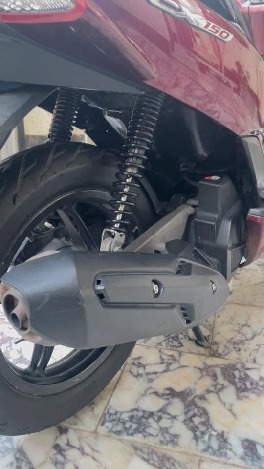 سلام عليكم 
PCX ياباني اصلي جيل ثاني 
خير من الله الدراجه ماشيه 50
الدراجه 150 نضيفه علا ايدي مال مثقفين
كهربائيات شغاله كلها اي نقص ترجعها الي 
حساسات مري باله اصلي الدراجه قبل شهرين نازله من الرمبه 
سعرها 16$ وبيها مجال حك الجيه وال ورق احسبه عل 150مو مثل الجماعه
اوراقها ب اسمي اكفلها من السرقه وتشتريها من باب بيتي 

للمعلومه المكينيه انضف من الي ابالك وممفتوحه 
برغي ممفتوح 
اسف عل اطاله بس الدراجه شسولف عنها قليل 
مكاني الشعب مقابيل جامعه الامام الكاضم
للاستفسار اكثر 
*********** 
ممتواجد خلص ابد بس رصيد 
🤍🤍

