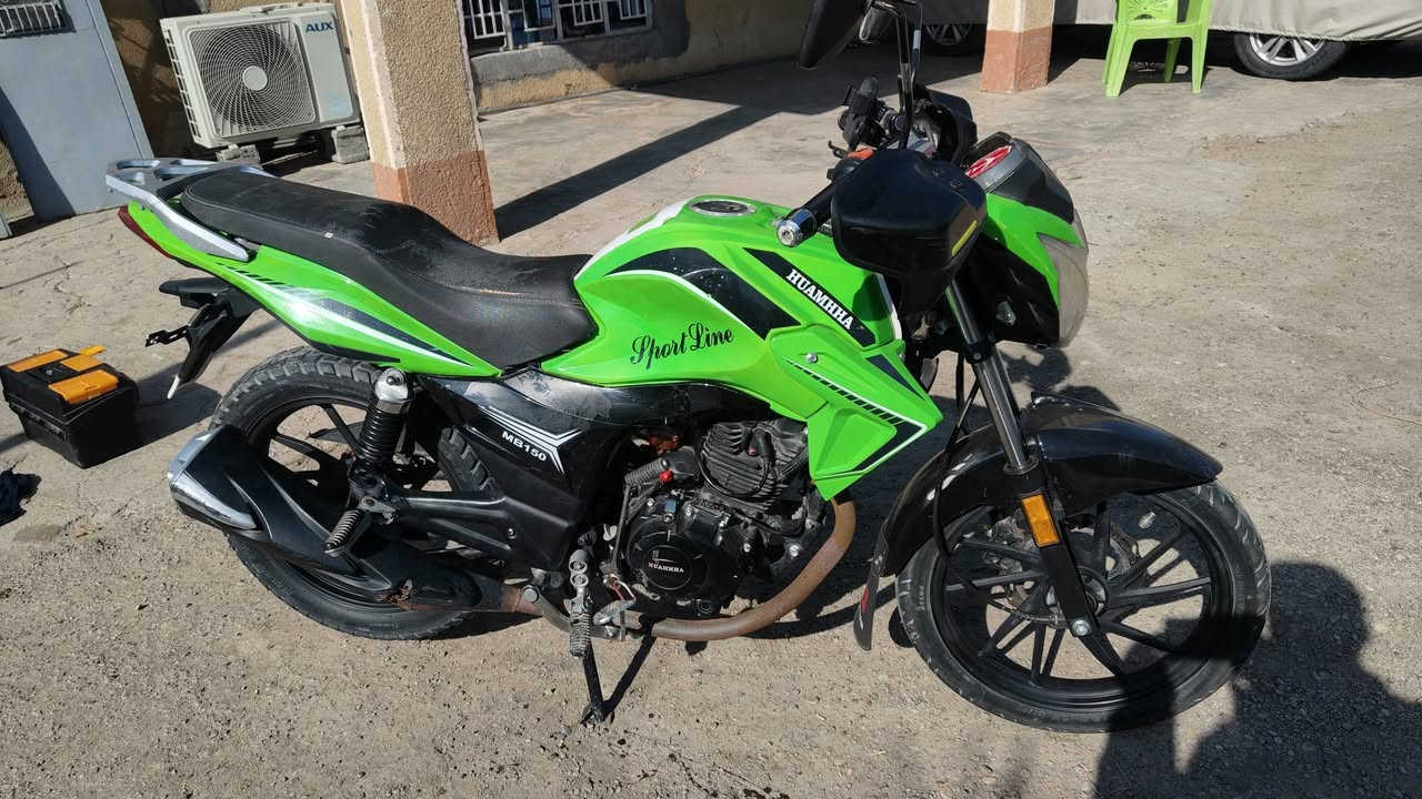 سلام عليكم دراجه هيومه موديل 23مكمرك وراقه كامله وبيه وصولات
مكاني الانبار الگرمه سعر 900وبيه مجال 
اذا مو شراي لا تتصل ***********
