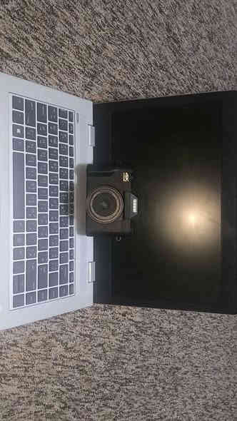 اللاب توب hp
الرام 8
الهارد 256
كرت الشاشه 8 من انتر
شحن البطارية 4 ساعات 
ويندوز 11 برو
جيل السابع 
كور 5

كاميرا 
الدقه 4k 
الزوم اكس 16 
تدعم فيديو 

الهدايه 
ماوس+كيبورد+شنطه+حزام كاميرا+رام 32 جيجا+فلاش 8 جيجا 

السعر 300الف
الراقم ***********
متواجد على  الفيس الهندية
