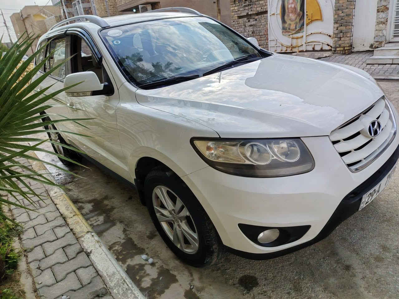 السلام عليكم
سنتافي خليجي  2012 للبيع  حجم المحرك 6 سلندر للبيع مكفولة كير ومحرك وصبغ بيها طخة بسيطة يم البك لايت 
للتواصل الاستفسار عالخاص او الاتصال على الرقم
 ‏‪***********‬‏ متوفر واتساب
السعر 165 وبي مجال
