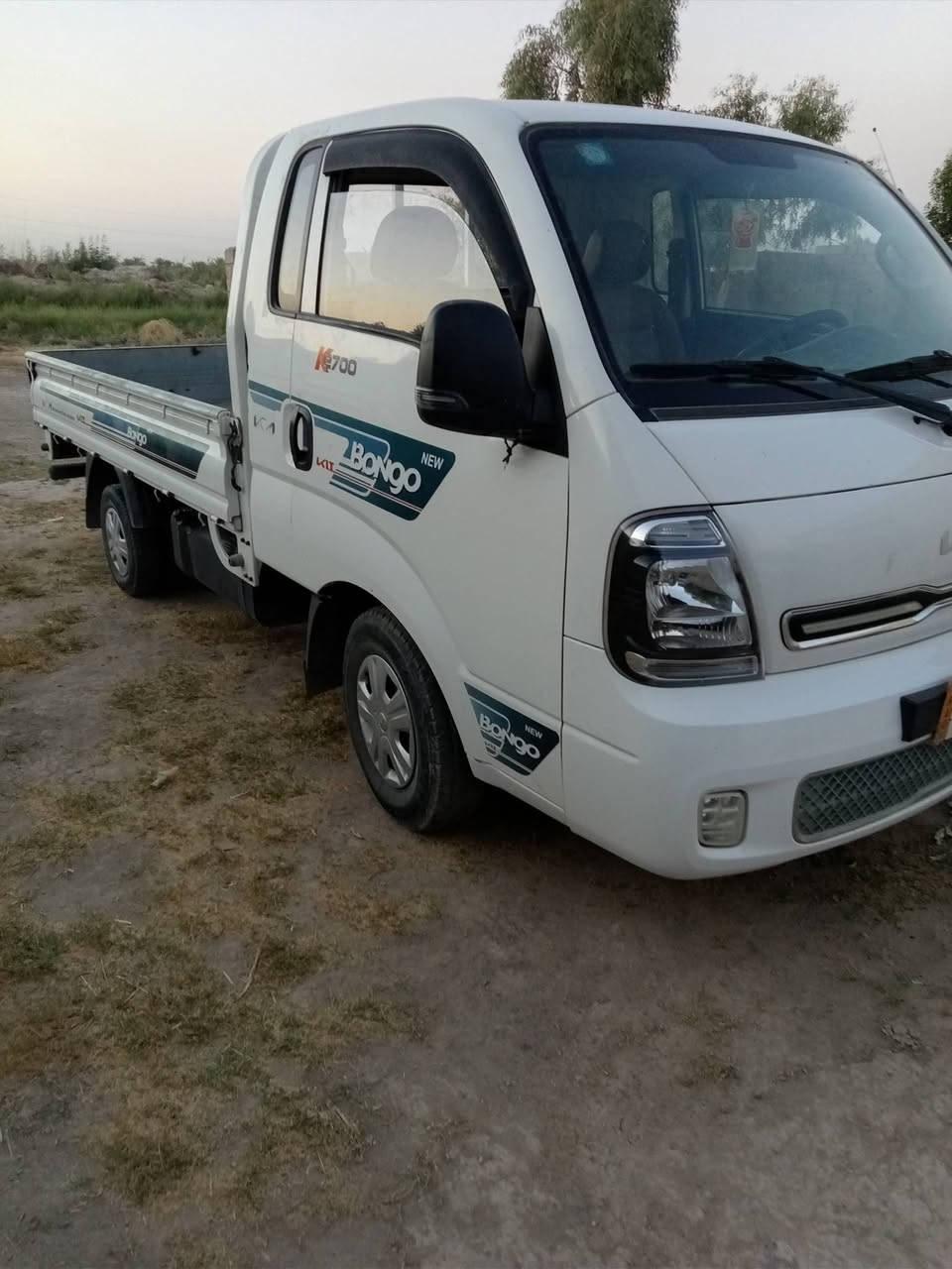 سلام عليكم كيا موديل22 مكفوله كير ومحرك تبريد ثلج ماشيه91  رقم بغداد سعر140 وبيه مجال اتصال ***********
