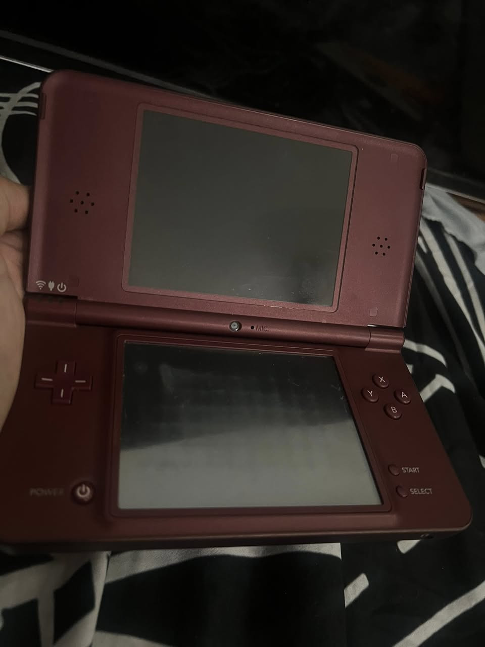 اخوان dsi xl مهكر ووياه قلمه الاصلي ورام و وياه شاحنه 
مليان العاب وبي محاكيات 
السعر ١١٠ مكاني بغداد 
وتوصيل موجود


**إذا كنت صاحب هذا الإعلان وتريد حذفه لأي سبب، رجاءا أرسل رسالة إلى الدعم الفني**