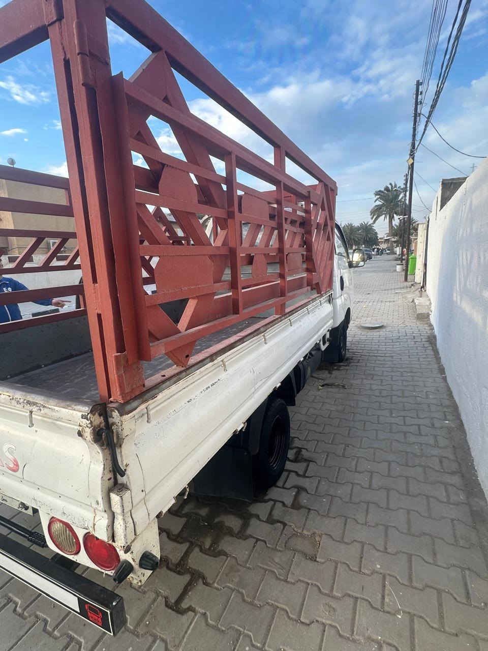 كيا بنكو ٢٠١٠ ابيض مكينه وكير وشاصي و رقم شاصي مكفول تخم تاير ملاحظة وجود صبغ في بعض المكانات رقم انبار ألماني السياره باسمي مكان السيارة المحموديه رقم التلفون ***********
***********
