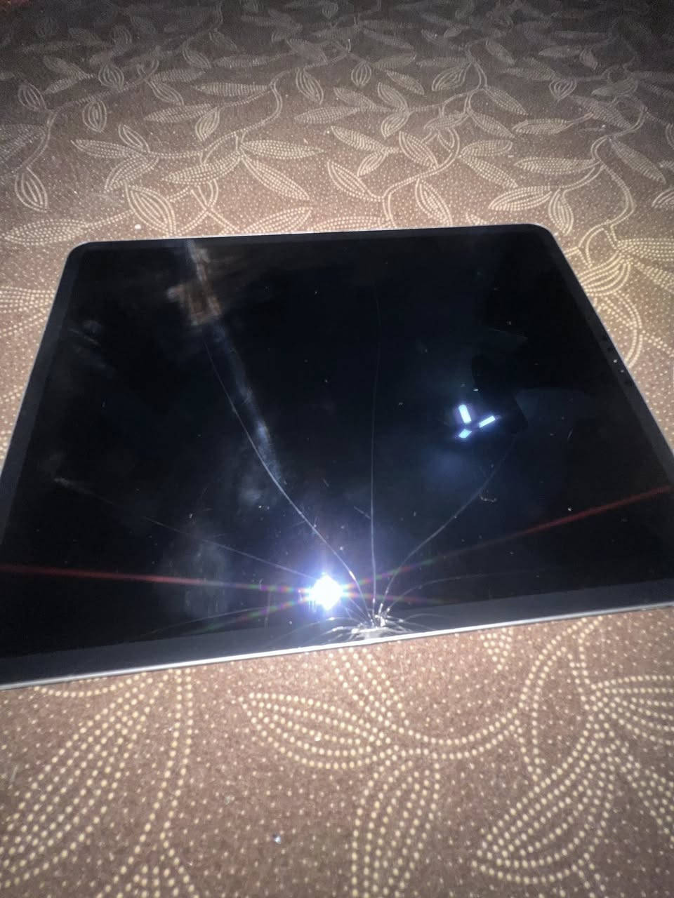 ايباد ابل 11 برو
ببجي 120 فريم 
مديل 2018 محدث اخر تحديث من ابل 
حجم 13 بوصه الجبير مو الزغير 
نضيف جداا فقط فطر بل اكلاسه ومامثره الفيديو كداماك وتتبدل سعرها ٧٥ الف مامفتوح ولا مبدل بي شي 
السعر 425 الف وبي مجال بسيط 
مكاني بغداد الحريه 
***********
