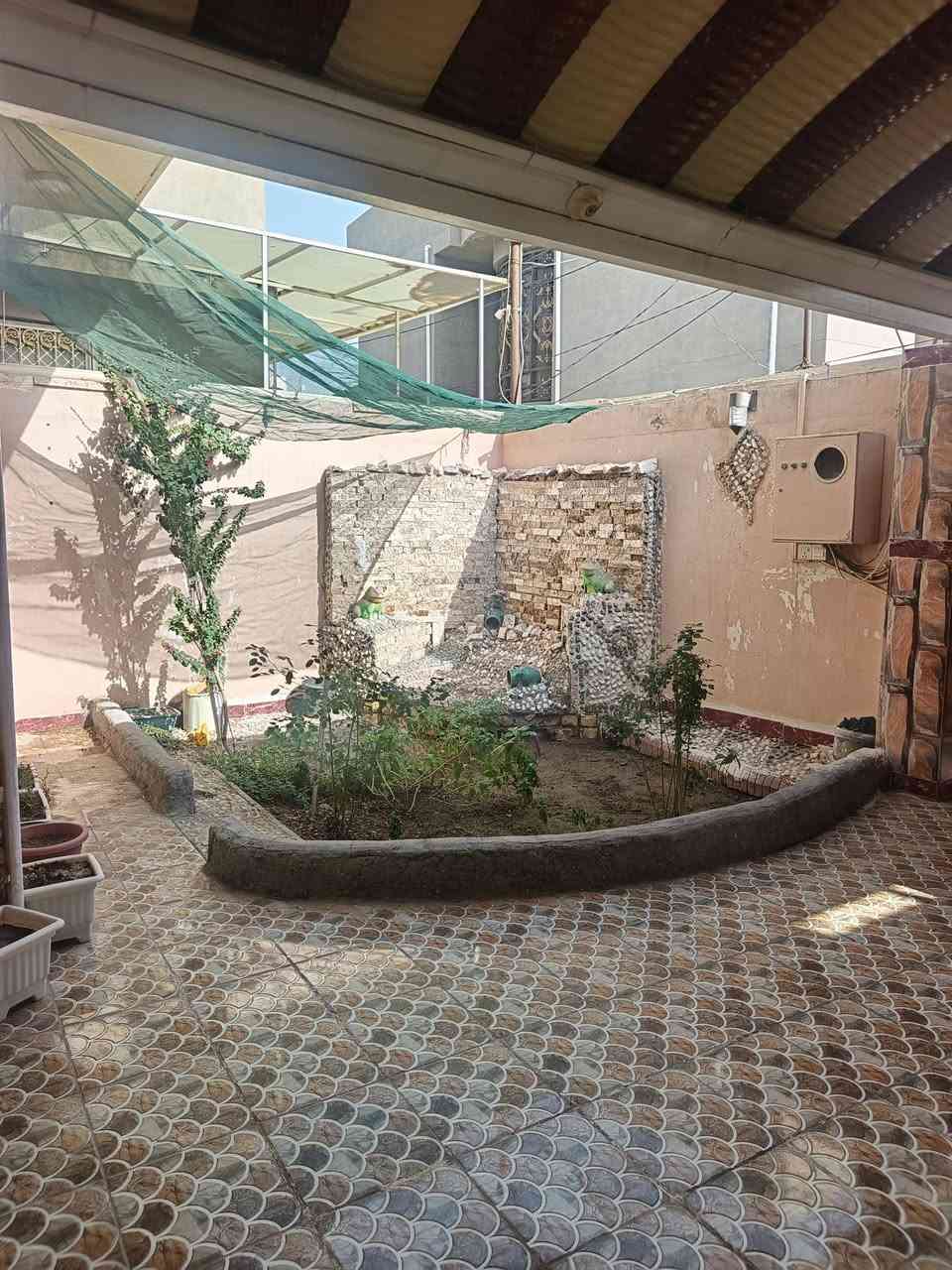 🏡 دار للبيع – بابل / حي الجزائر
━━━━━━━━━━━━━━━━━━━━━━
📍 خلف المحكمة الاتحادية
قرب مطاعم الجمجمة
━━━━━━━━━━━━━━━━━━━━━━
📐 المساحة: 200 متر
📜 طابو زراعي – سند 25
━━━━━━━━━━━━━━━━━━━━━━
🔹 طابقين
🔹 تقع على فرعين (أمامي وخلفي)
━━━━━━━━━━━━━━━━━━━━━━
الطابق الأول:
غرفة نوم – استقبال + هول
مطبخ حار وبارد
كراج – حديقة
━━━━━━━━━━━━━━━━━━━━━━
الطابق الثاني:
3 غرف نوم – هول
مجموعة صحية
━━━━━━━━━━━━━━━━━━━━━━
💰 السعر: 190 مليون
✨ قابل للتفاوض
━━━━━━━━━━━━━━━━━━━━━
📞 لــلــاســتــفــســار والــاتــصــال
🏢 مــكــتــب عــقــارات أَبــراج بــابــل:

• ***********
• ***********
• ***********
🏢موقـــع ألـــمـــكـــتـــب:
📍 بــابــل – حــي الــجــزائــر – مــقــابــل الــجــســر الــدولــي
━━━━━━━━━━━━━━━━━━━━━━
